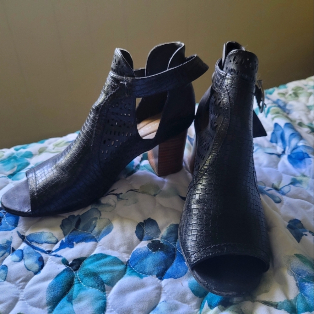 BearWear Black Faux Leather Heels